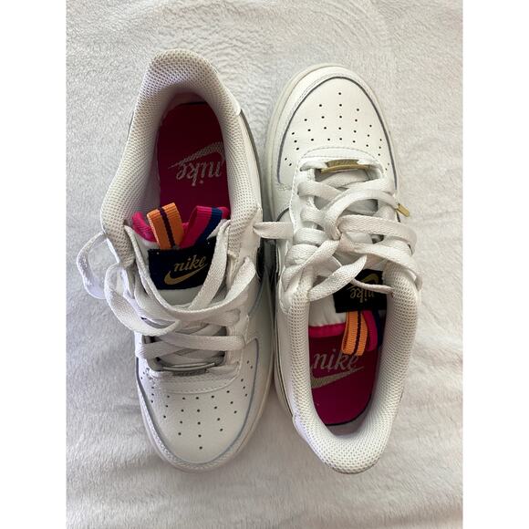 NIKE (GS) AIR FORCE 1 LV8 Sz 5Y - Picture 1 of 8